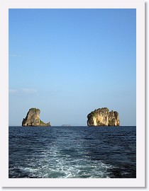 IMG_7958-crop * Phi-Phi Islands of Koh Bida Nai and Koh Bida Nok (L-R) * 2448 x 3264 * (1.58MB)